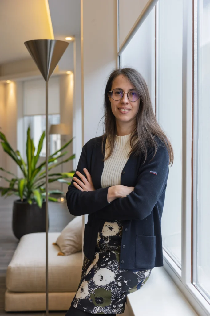 Qui sommes-nous ? 13 Portrait collaborateur de la responsable conciergerie Claire Manceaux de la société Kamoké Chalets