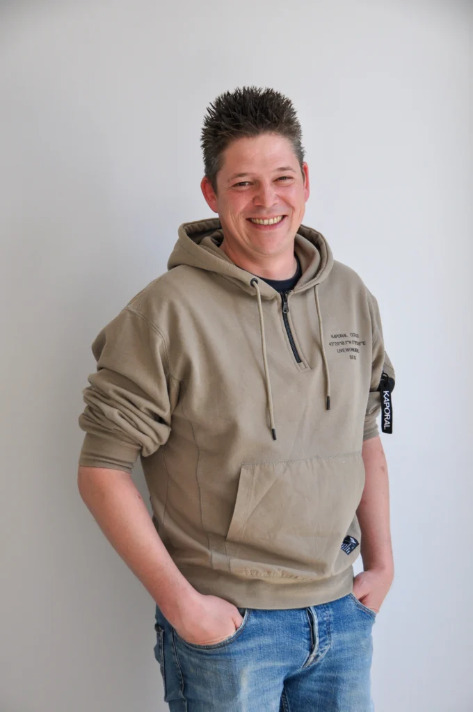 Qui sommes-nous ? 8 Portrait collaborateur de Florian Faivre, Chef d'atelier pour la société de métallurgie Beniva
